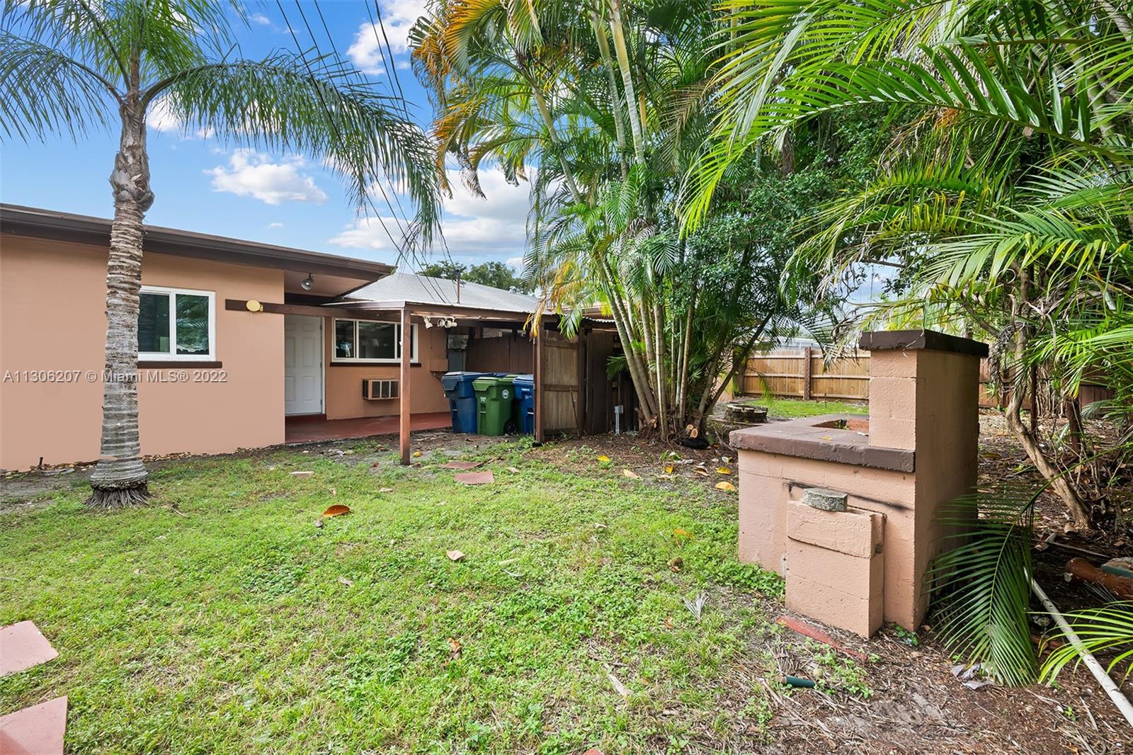 See details / 2594 sq. ft. $ 2022-12-05 0 Photo