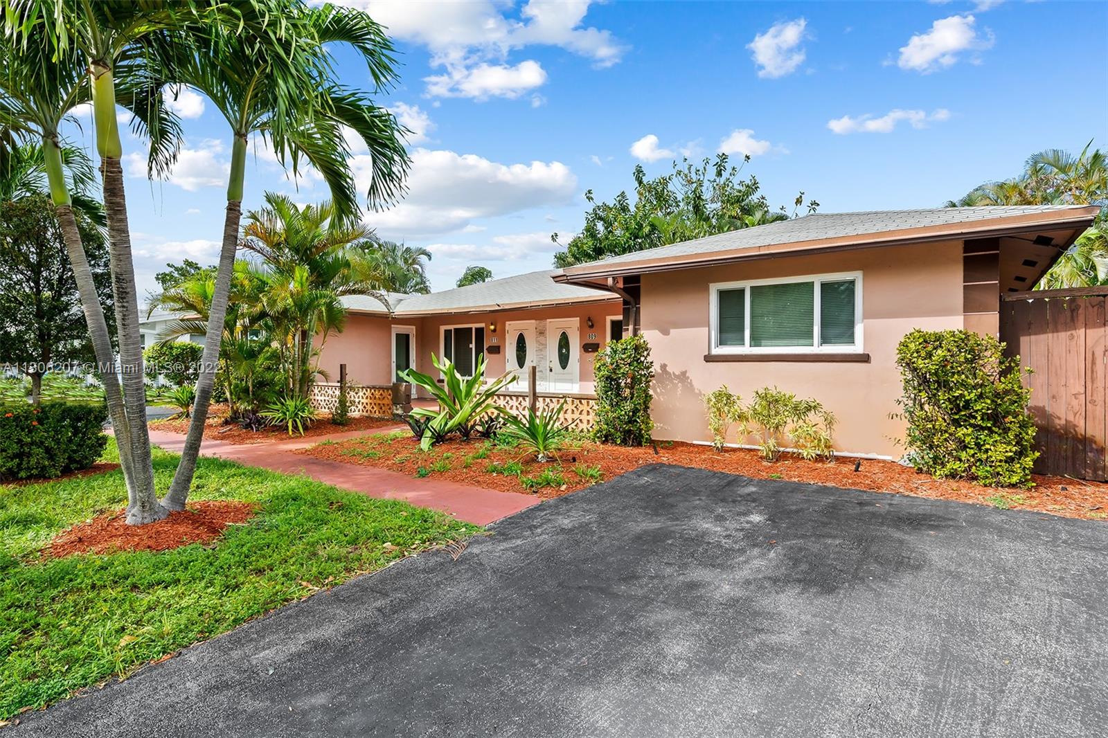 See details / 2594 sq. ft. $ 2022-12-05 0 Photo