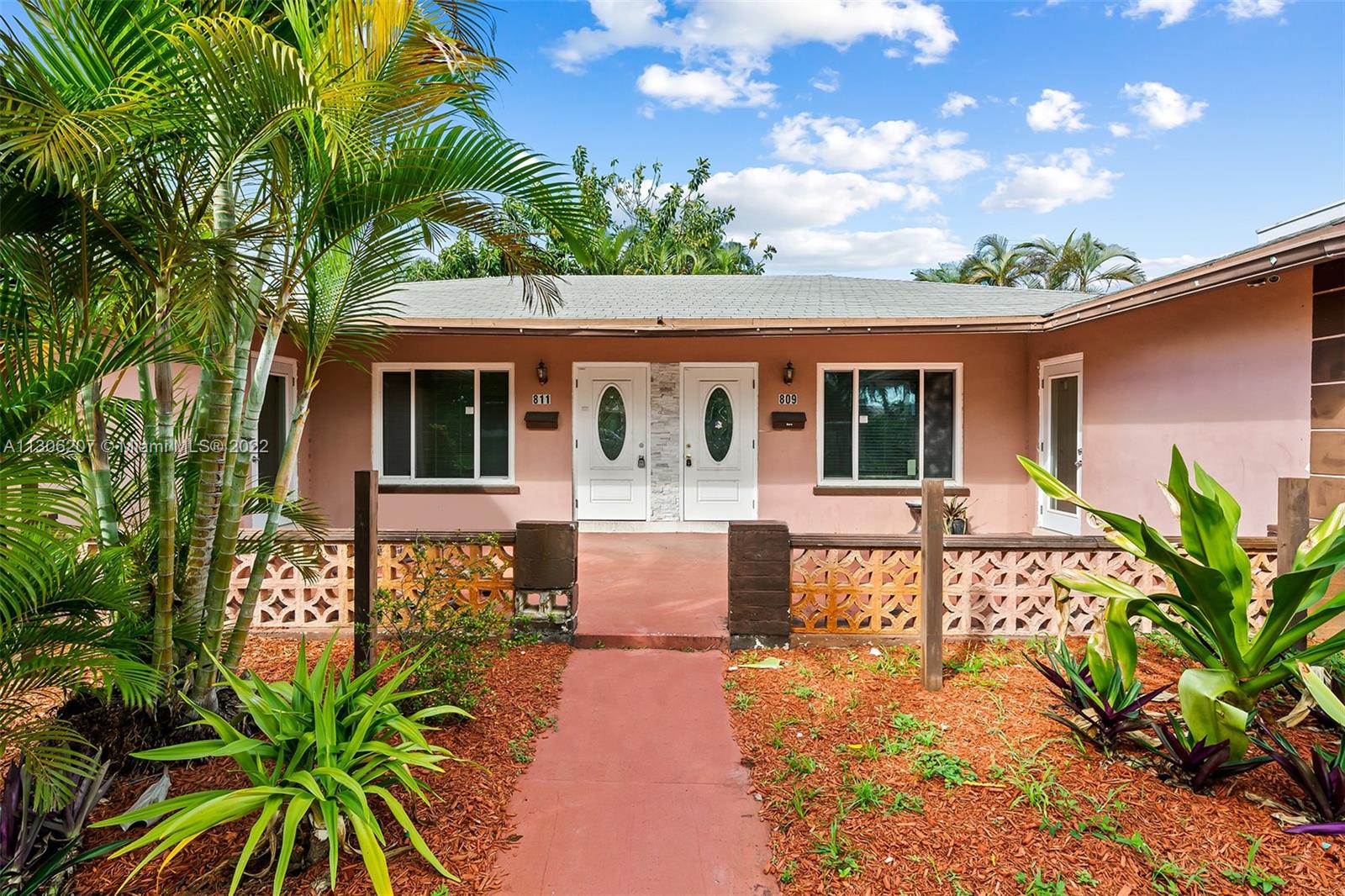 See details / 2594 sq. ft. $ 2022-12-05 0 Photo