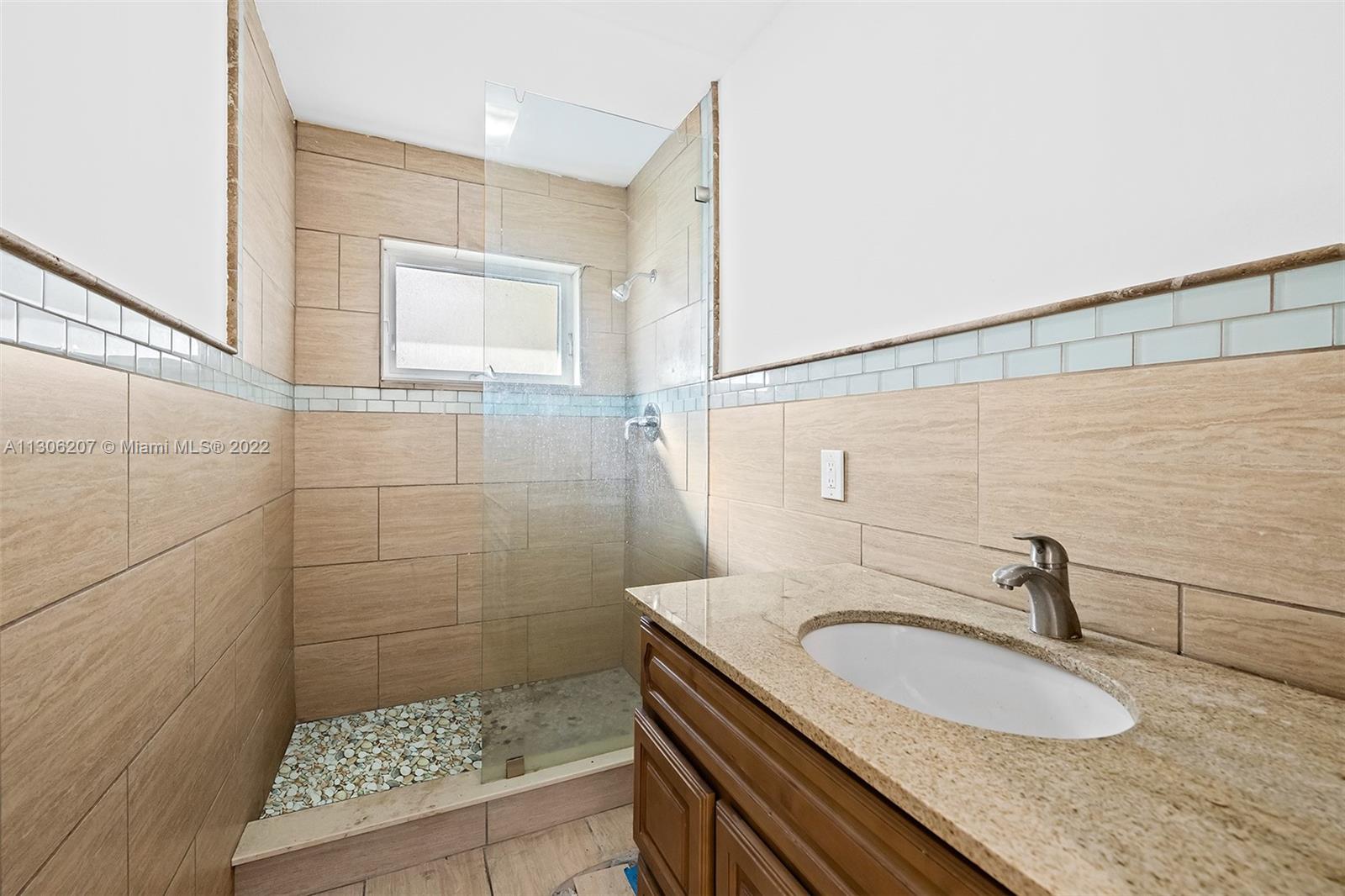 See details / 2594 sq. ft. $ 2022-12-05 0 Photo
