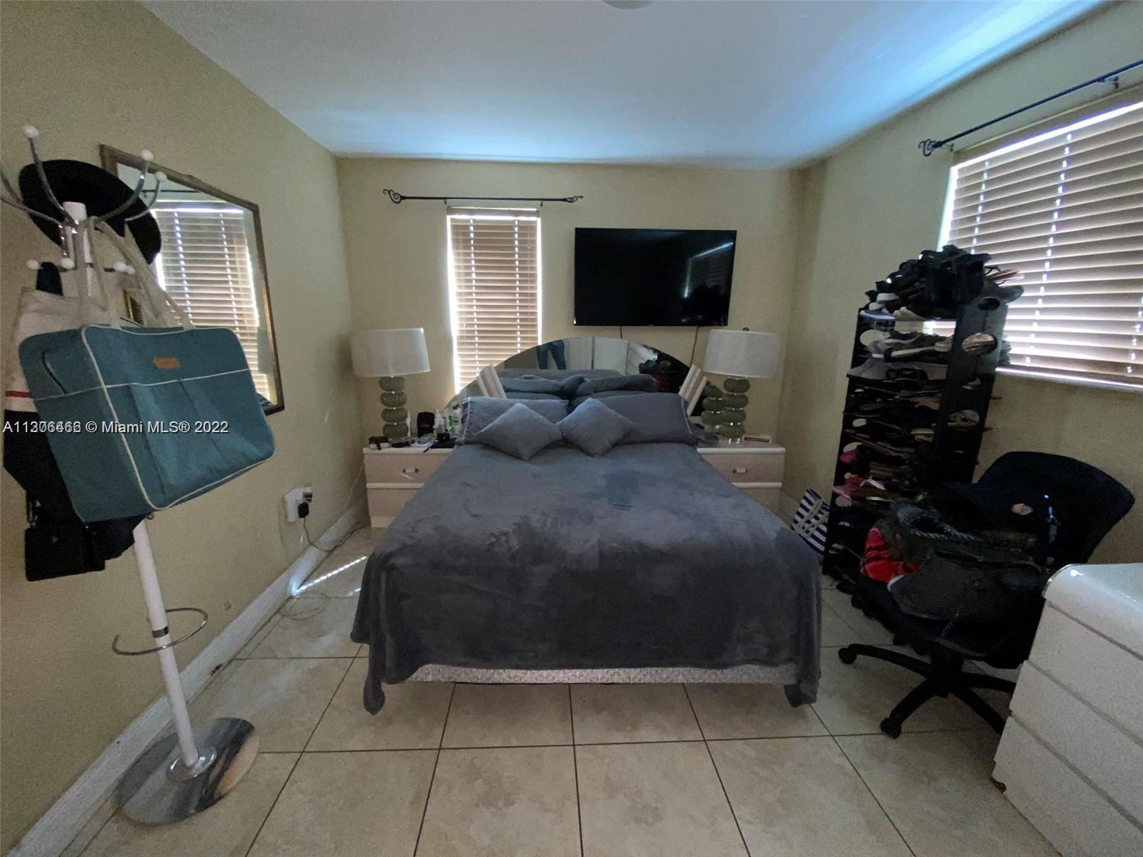 See details / 3196 sq. ft. $ 2023-01-09 0 Photo