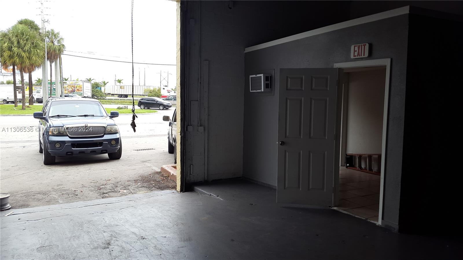 See details / sq. ft. $ 2022-11-22 0 Photo