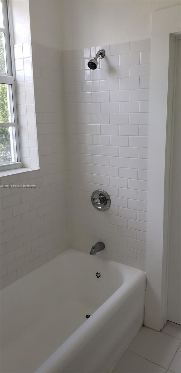 See details / sq. ft. $ 2022-11-23 0 Photo