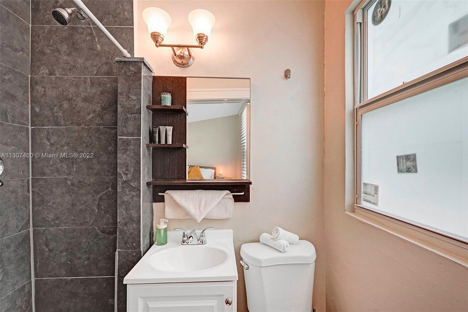 See details / sq. ft. $ 2022-11-25 0 Photo