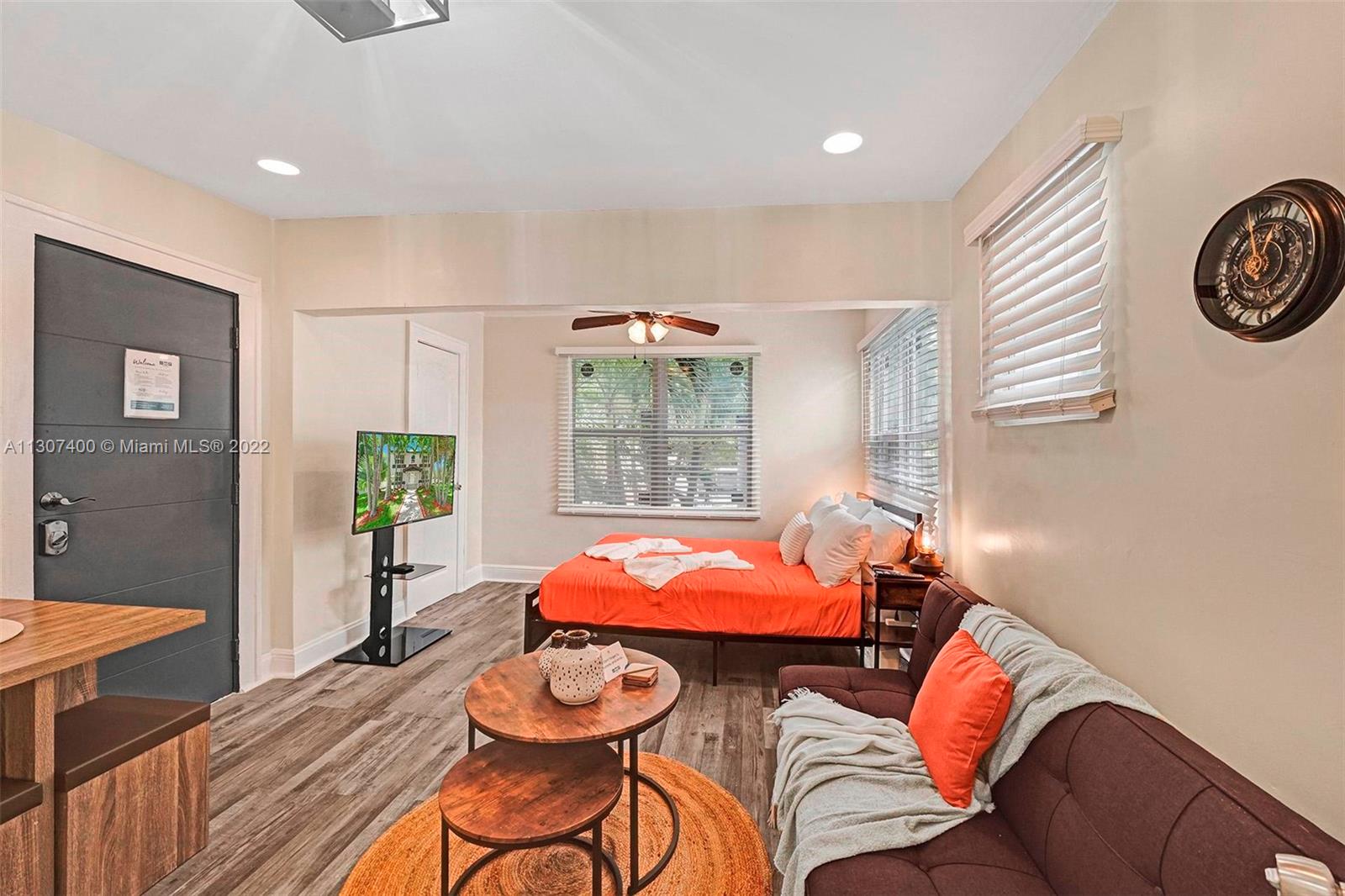See details / sq. ft. $ 2022-11-25 0 Photo
