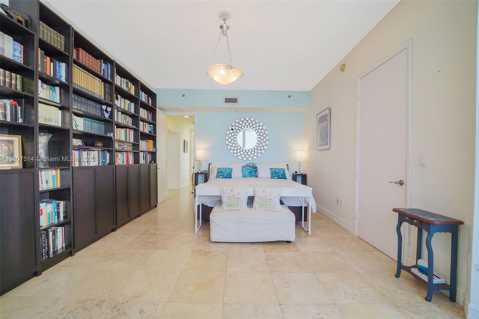 See details 1104 3 / 4 2327 sq. ft. $ 2022-11-25 0 Photo