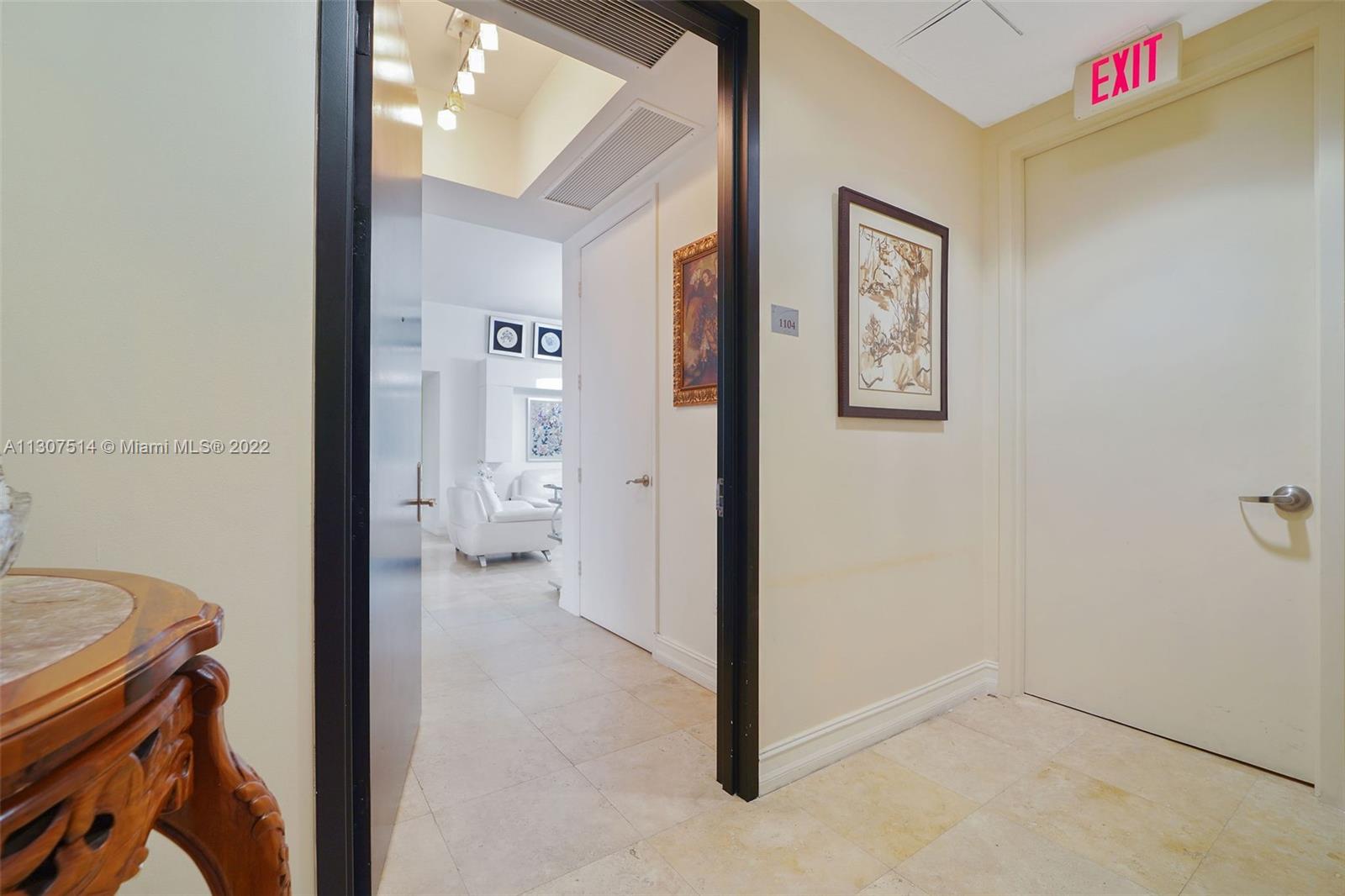 See details 1104 3 / 4 2327 sq. ft. $ 2022-11-25 0 Photo