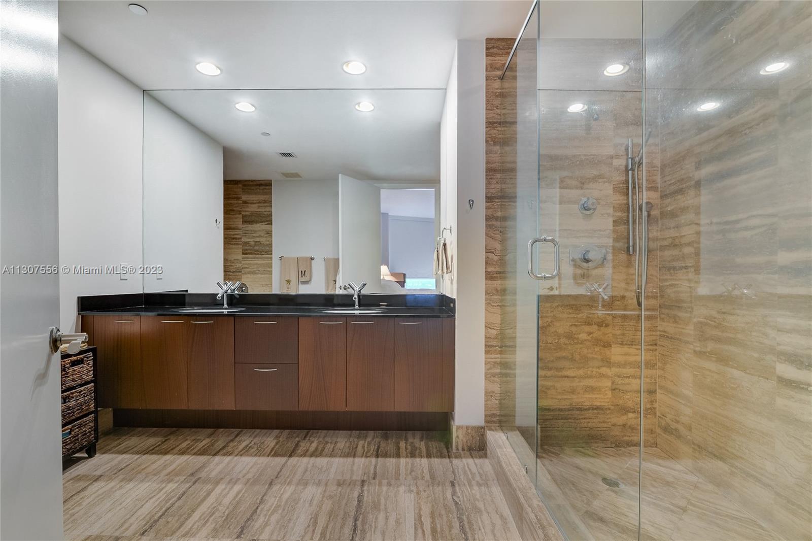 See details 2805 2 / 2 1435 sq. ft. $ 2022-11-25 0 Photo