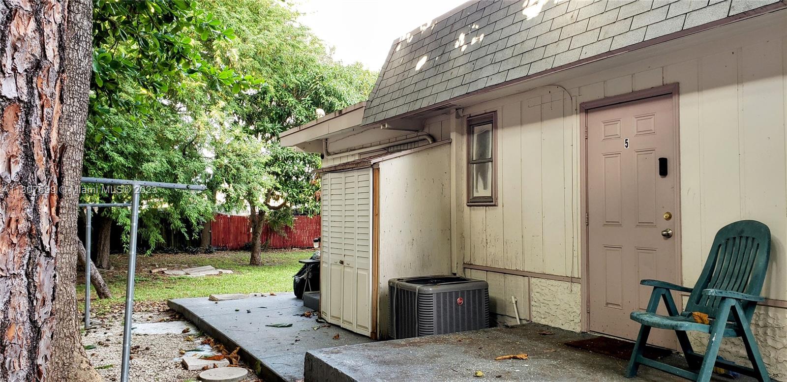 See details / 1216 sq. ft. $ 2022-11-26 0 Photo