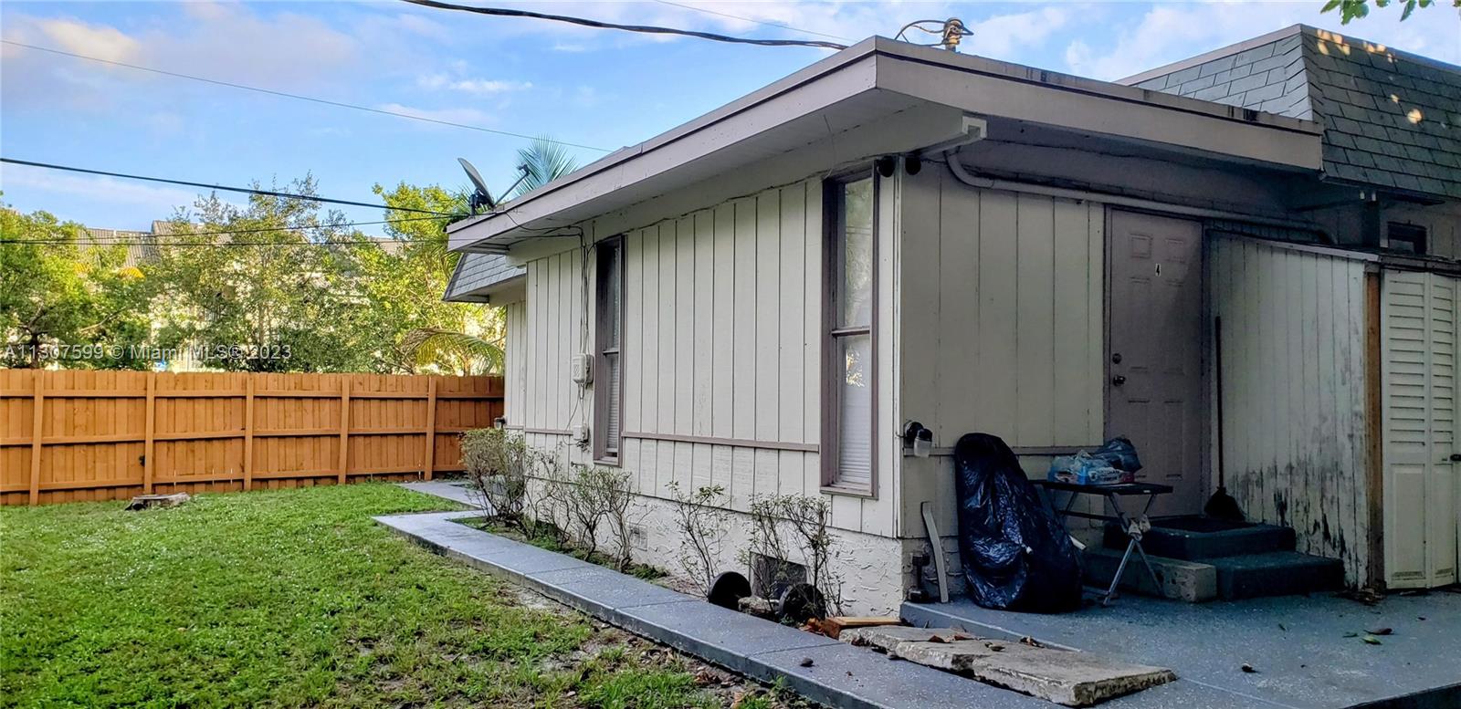 See details / 1216 sq. ft. $ 2022-11-26 0 Photo