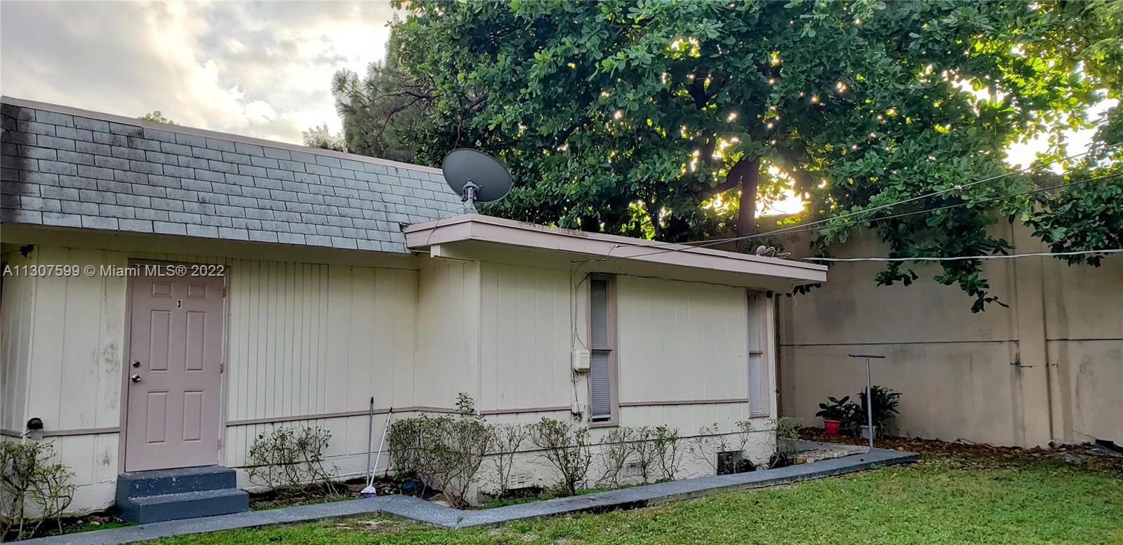 See details / 1216 sq. ft. $ 2022-11-26 0 Photo