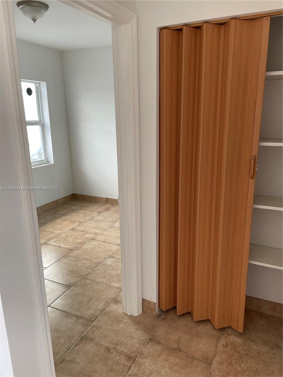 See details / 1722 sq. ft. $ 2022-11-28 0 Photo