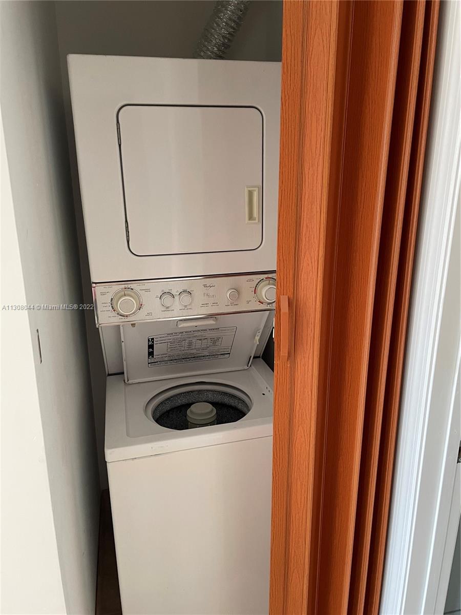 See details / 1722 sq. ft. $ 2022-11-28 0 Photo