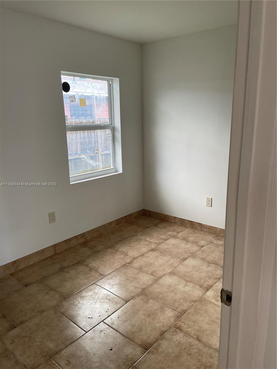 See details / 1722 sq. ft. $ 2022-11-28 0 Photo