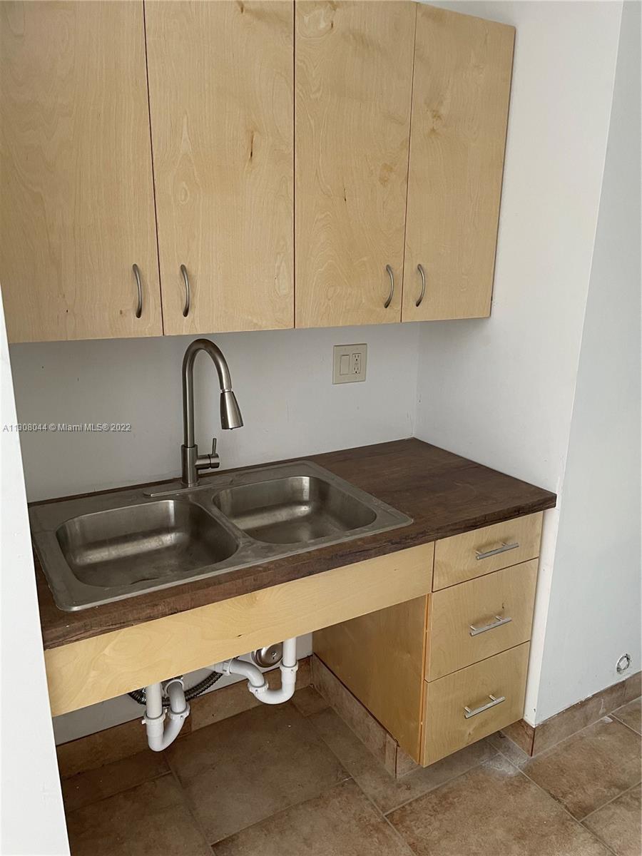 See details / 1722 sq. ft. $ 2022-11-28 0 Photo