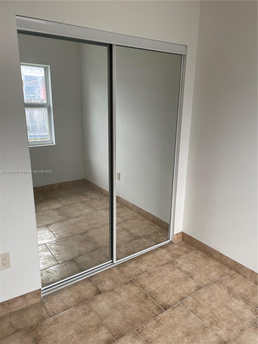 See details / 1722 sq. ft. $ 2022-11-28 0 Photo