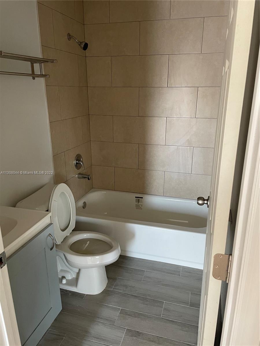 See details / 1722 sq. ft. $ 2022-11-28 0 Photo