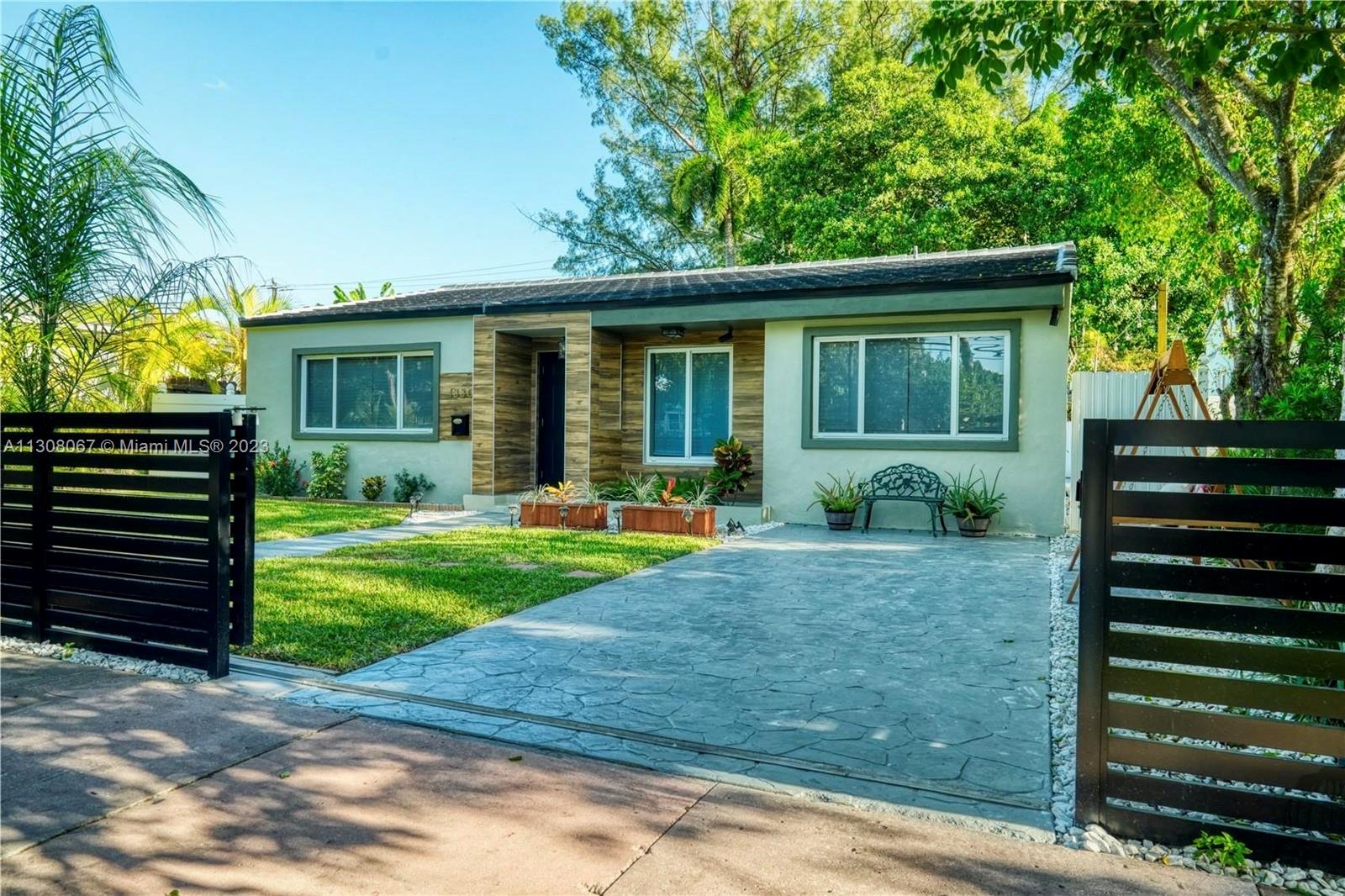 See details / 2017 sq. ft. $ 2022-11-28 0 Photo