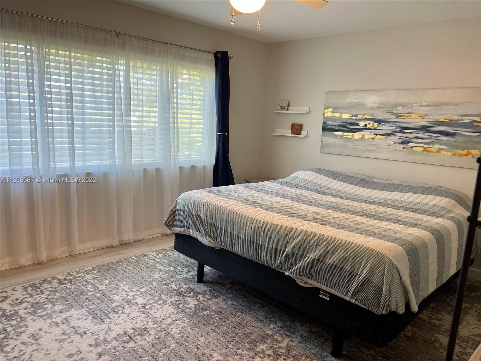 See details / 2017 sq. ft. $ 2022-11-28 0 Photo