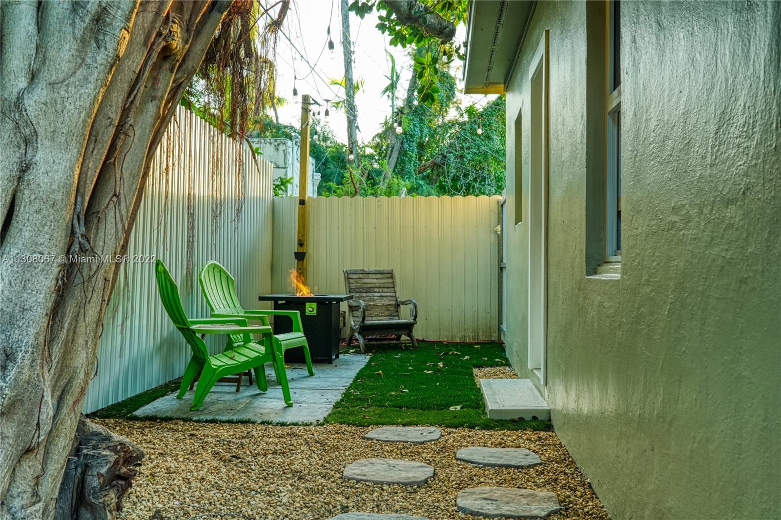See details / 2017 sq. ft. $ 2022-11-28 0 Photo