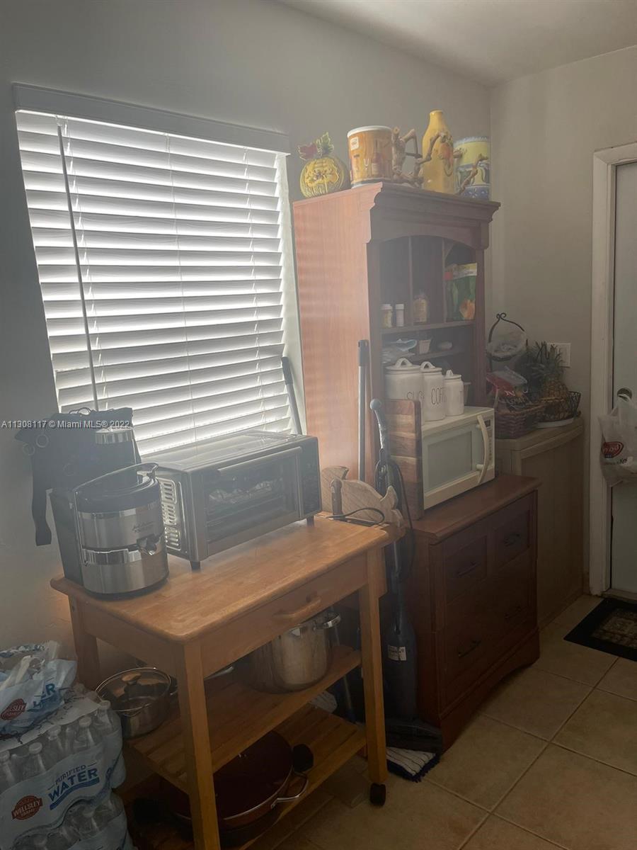 See details / 1297 sq. ft. $ 2022-12-09 0 Photo