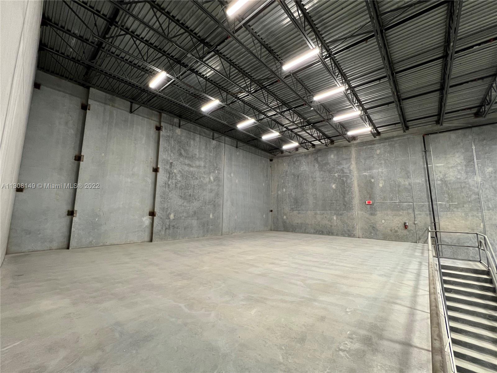See details 110 / sq. ft. $ 2022-11-28 0 Photo
