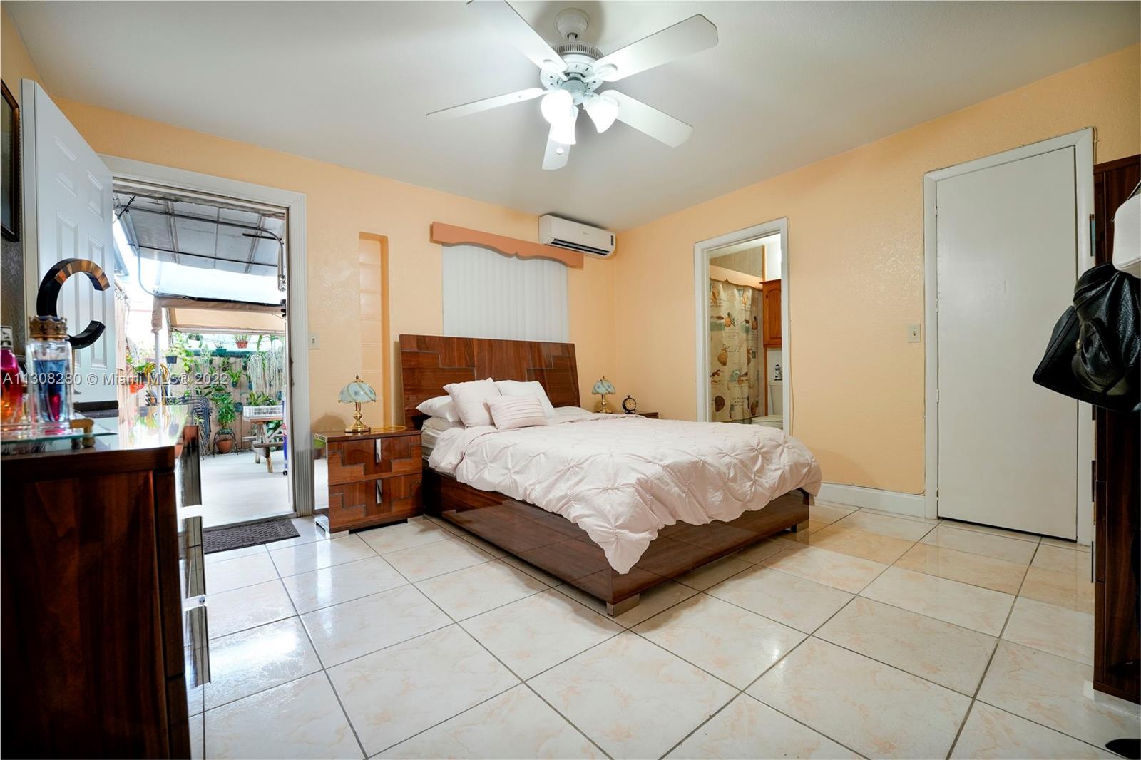 See details / 1920 sq. ft. $ 2023-01-21 0 Photo