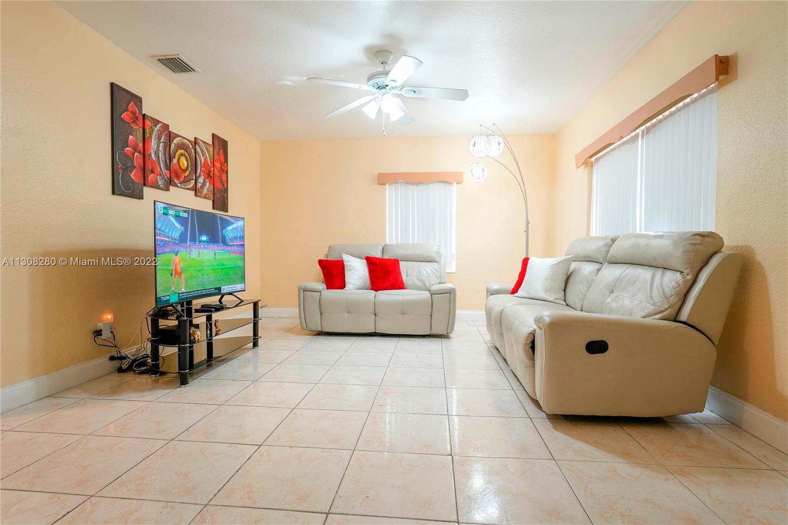 See details / 1920 sq. ft. $ 2023-01-21 0 Photo