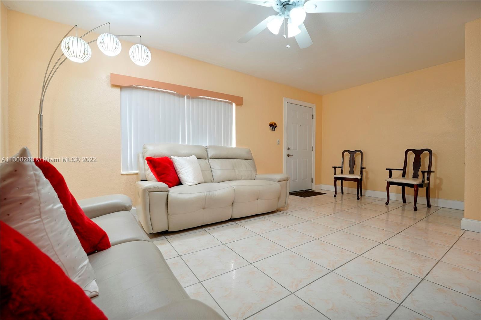 See details / 1920 sq. ft. $ 2023-01-21 0 Photo