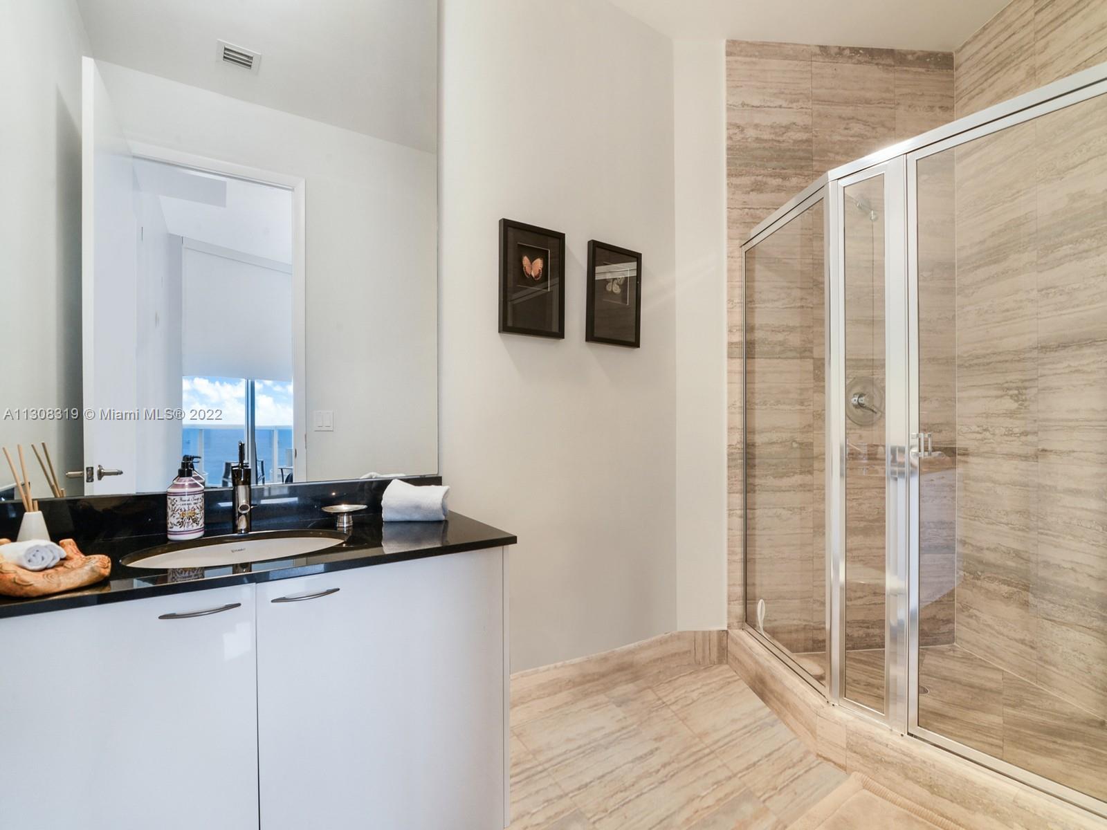 Ver detalles 3703 2 / 3 1962 sq. ft. $ 2023-01-10 0 foto