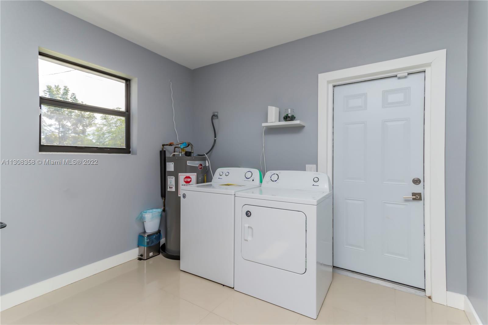 See details / 3099 sq. ft. $ 2022-12-12 0 Photo