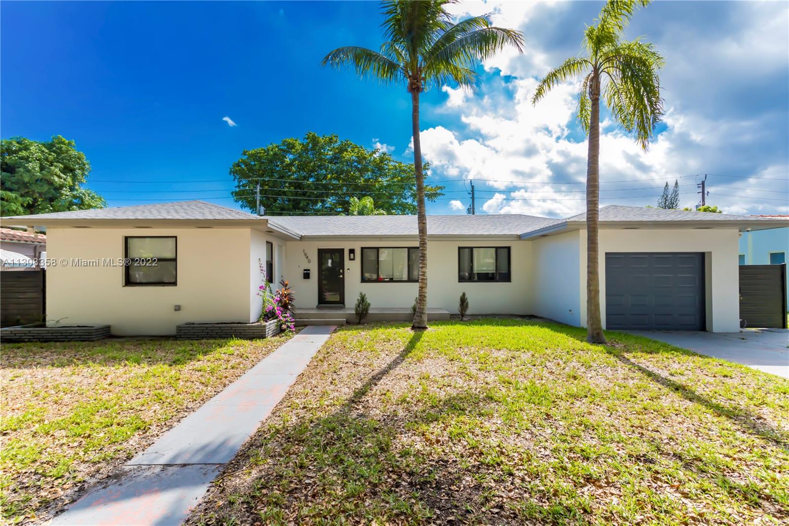See details / 3099 sq. ft. $ 2022-12-12 0 Photo