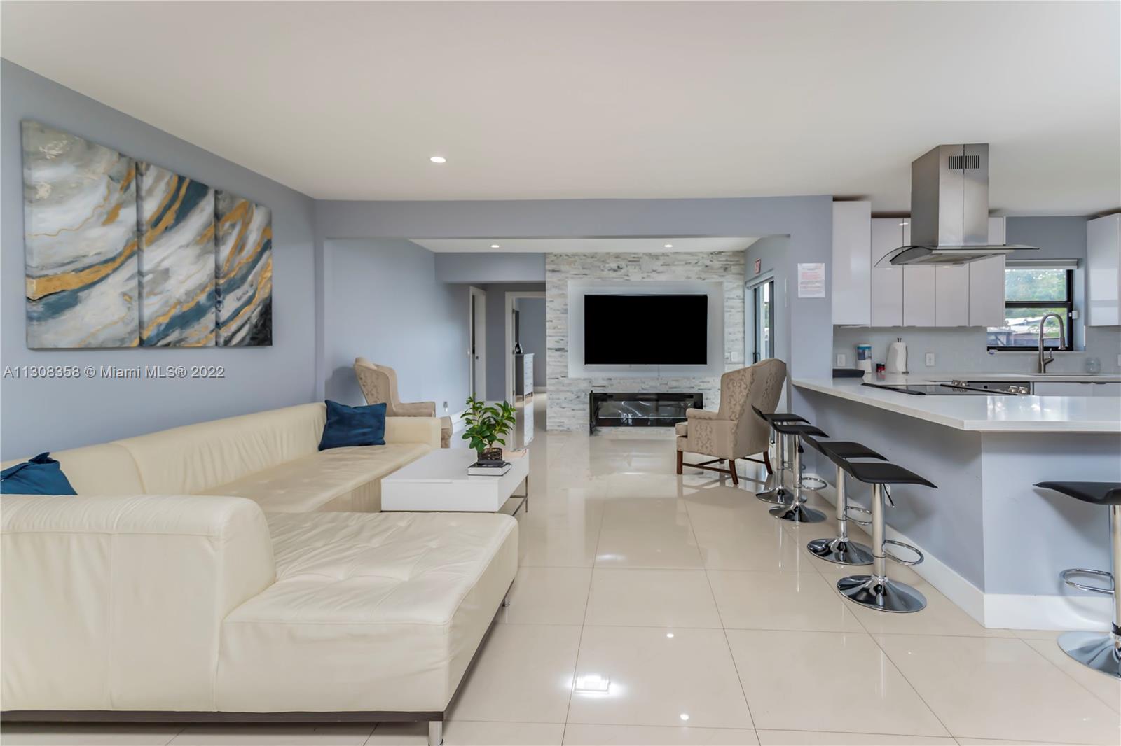 See details / 3099 sq. ft. $ 2022-12-12 0 Photo