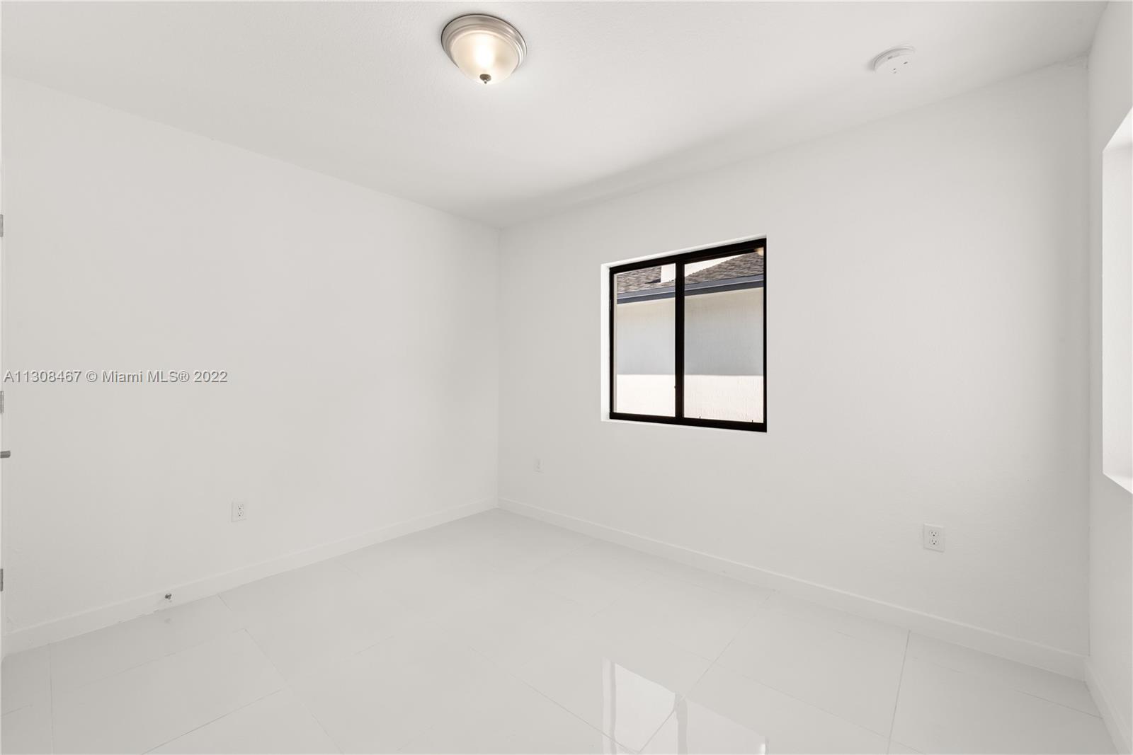 See details / 2300 sq. ft. $ 2022-11-28 0 Photo