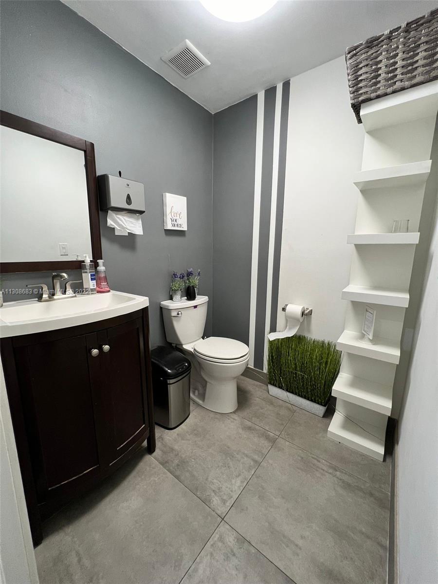 See details 7939 / sq. ft. $ 2022-11-29 0 Photo