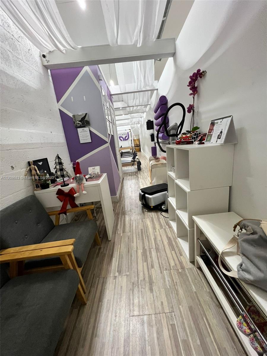 See details 7939 / sq. ft. $ 2022-11-29 0 Photo