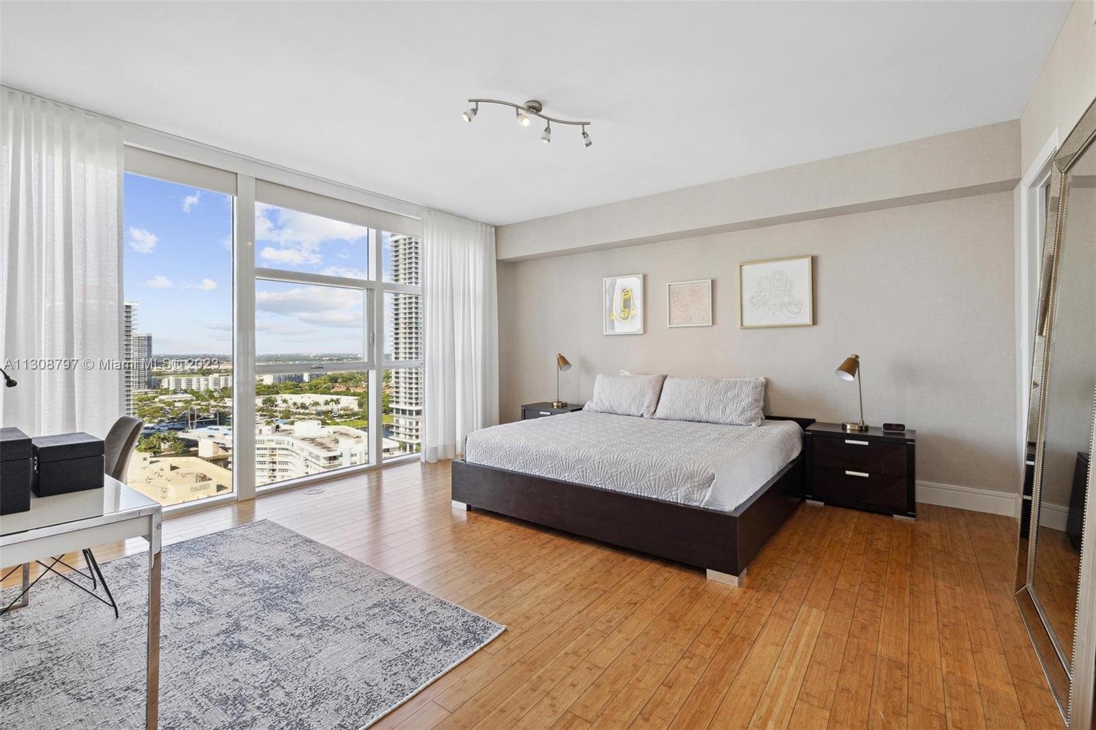 See details 2307 1 / 1 871 sq. ft. $ 2022-11-29 0 Photo