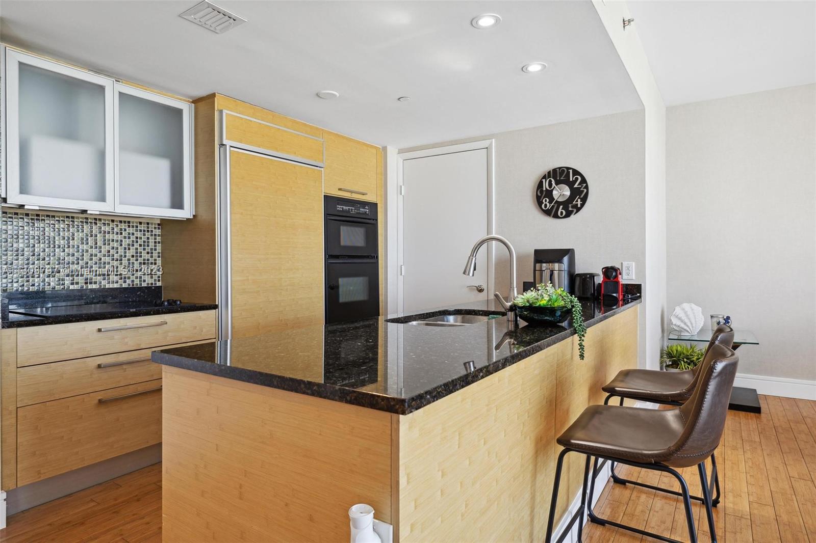 See details 2307 1 / 1 871 sq. ft. $ 2022-11-29 0 Photo
