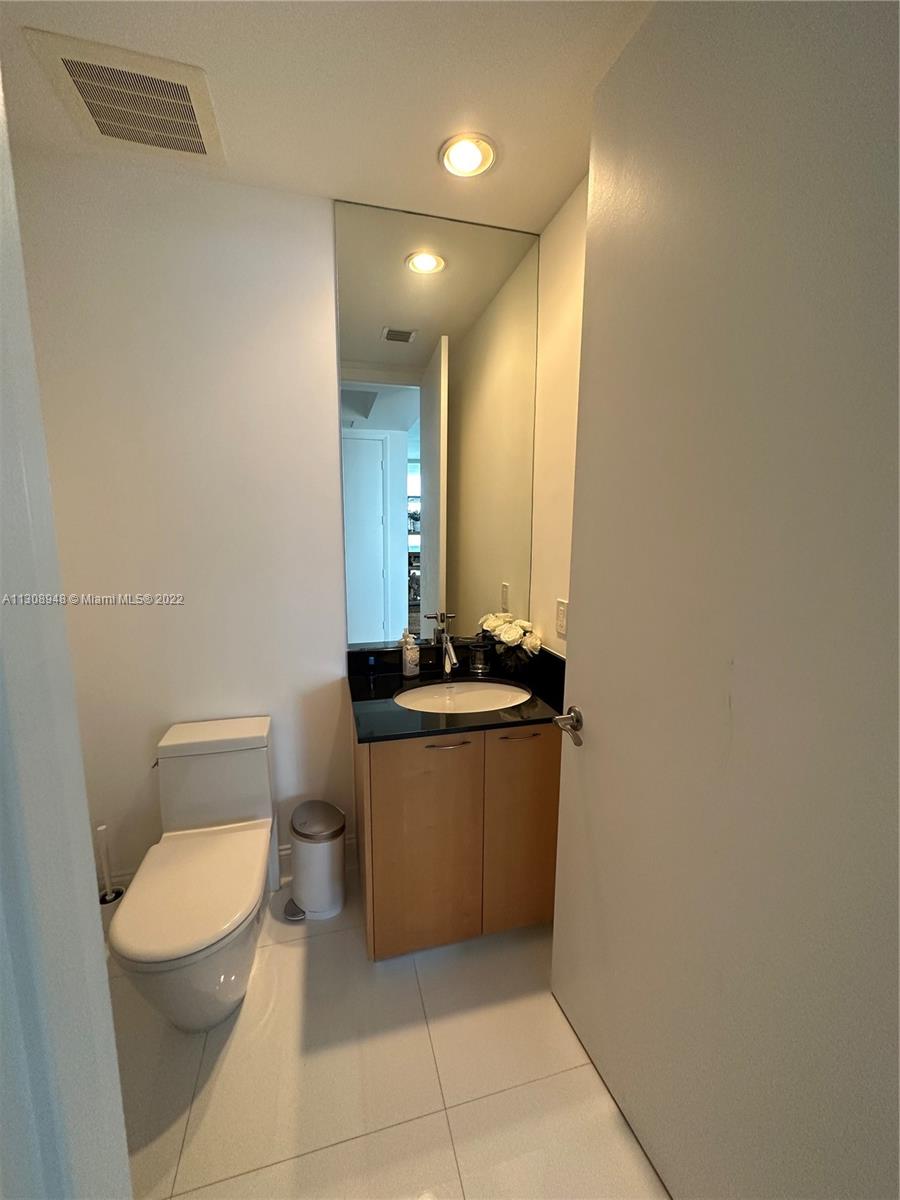 Ver detalles 1804 3 / 4 2558 sq. ft. $ 2022-12-27 0 foto