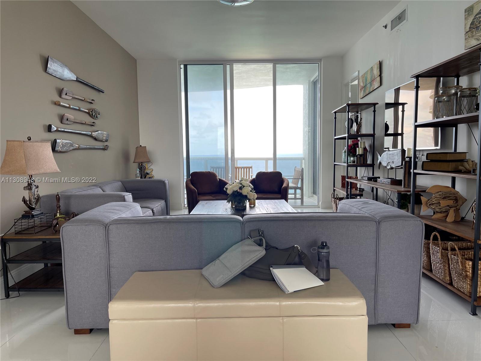 Ver detalles 1804 3 / 4 2558 sq. ft. $ 2022-12-27 0 foto