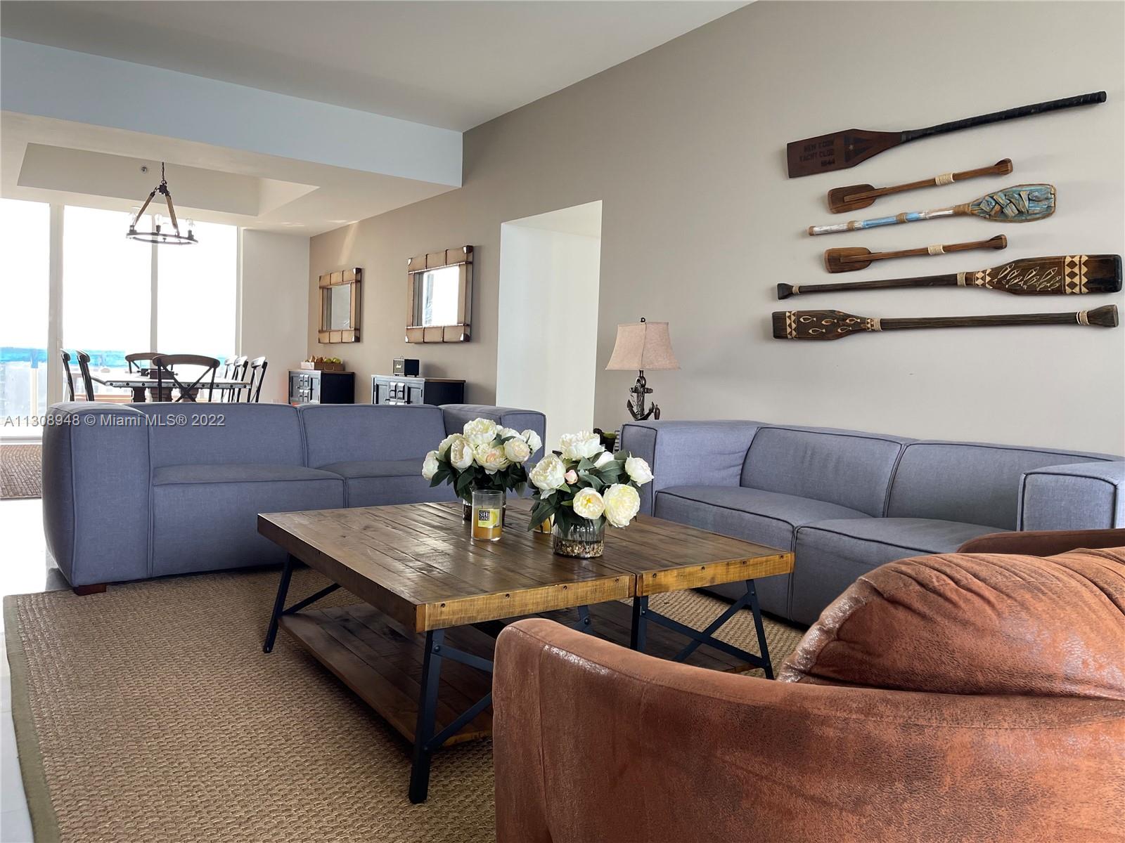 Ver detalles 1804 3 / 4 2558 sq. ft. $ 2022-12-27 0 foto