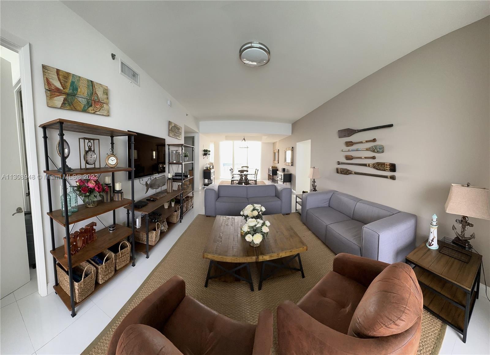 Ver detalles 1804 3 / 4 2558 sq. ft. $ 2022-12-27 0 foto