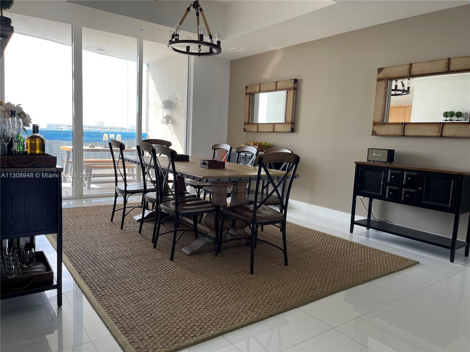 Ver detalles 1804 3 / 4 2558 sq. ft. $ 2022-12-27 0 foto