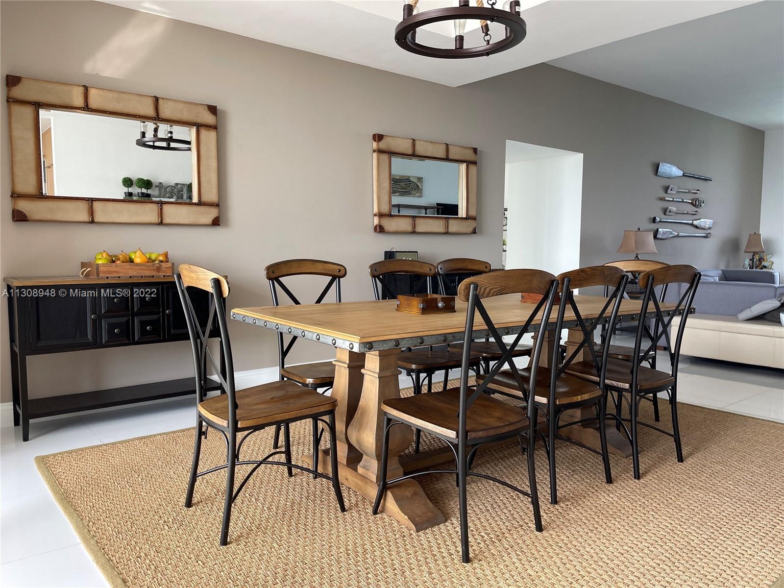 Ver detalles 1804 3 / 4 2558 sq. ft. $ 2022-12-27 0 foto