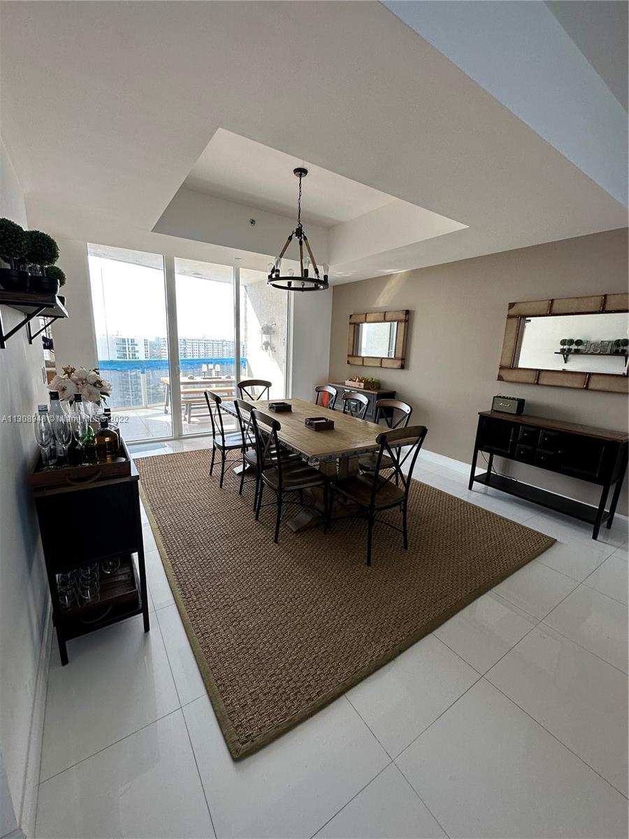 Ver detalles 1804 3 / 4 2558 sq. ft. $ 2022-12-27 0 foto