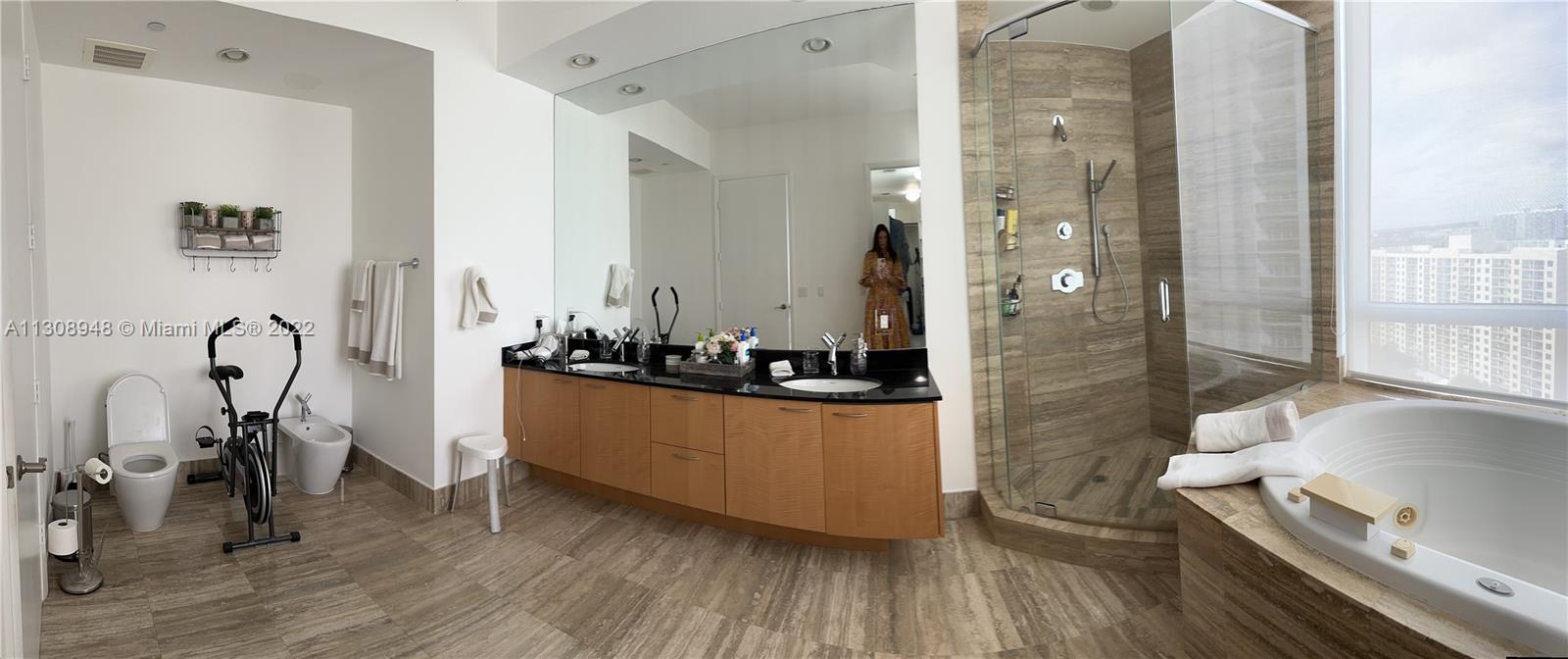 Ver detalles 1804 3 / 4 2558 sq. ft. $ 2022-12-27 0 foto