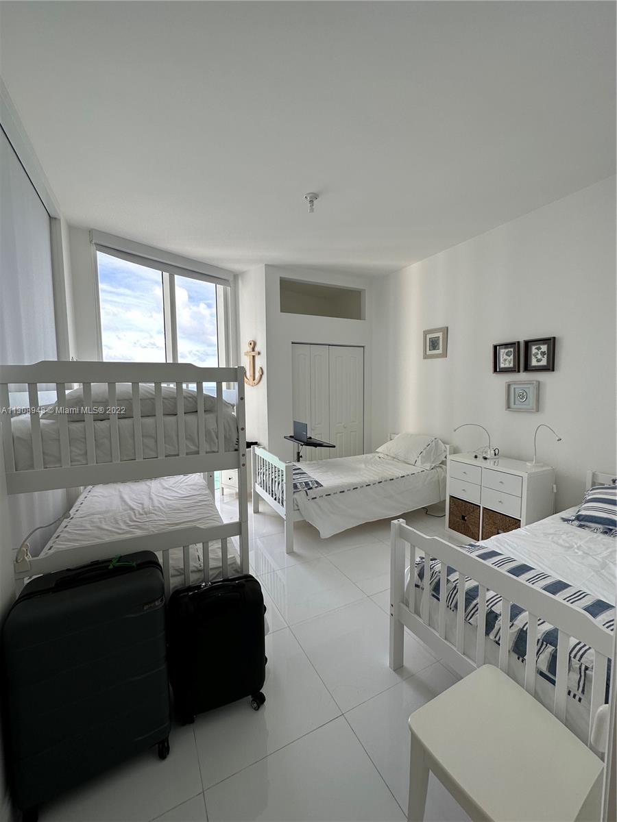 Ver detalles 1804 3 / 4 2558 sq. ft. $ 2022-12-27 0 foto