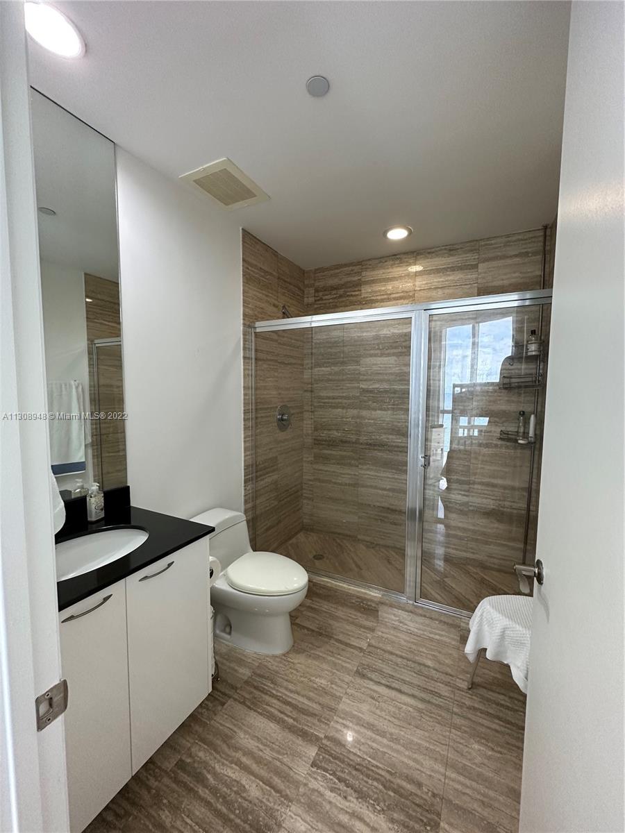 Ver detalles 1804 3 / 4 2558 sq. ft. $ 2022-12-27 0 foto