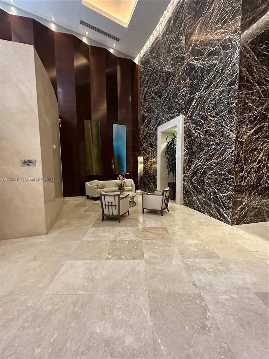 Ver detalles 1804 3 / 4 2558 sq. ft. $ 2022-12-27 0 foto