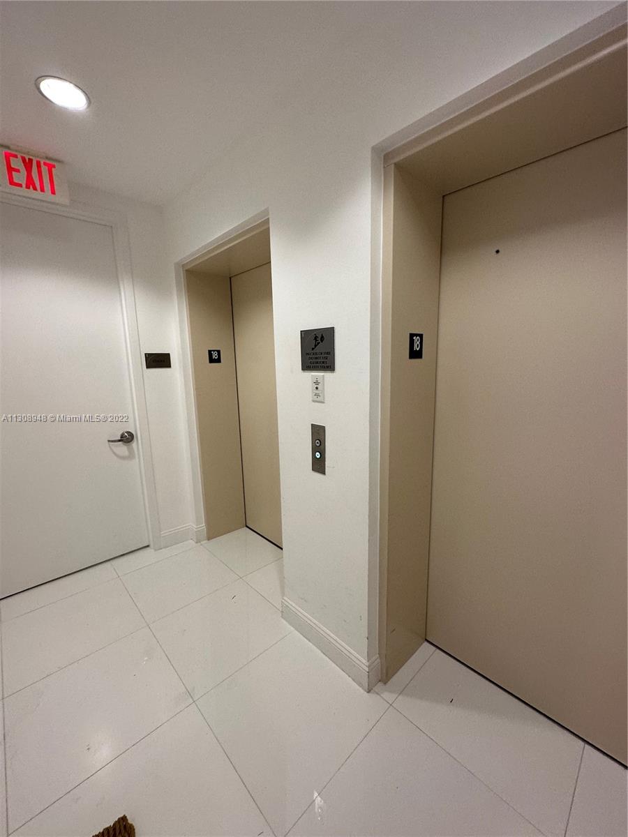Ver detalles 1804 3 / 4 2558 sq. ft. $ 2022-12-27 0 foto